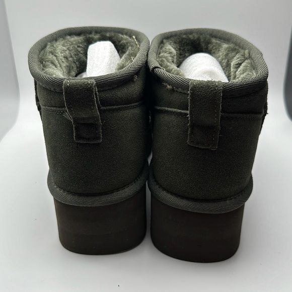 CUSHIONAIRE Women's Genuine Suede pull on platform boot 8 GREEN - Picture 4 of 7